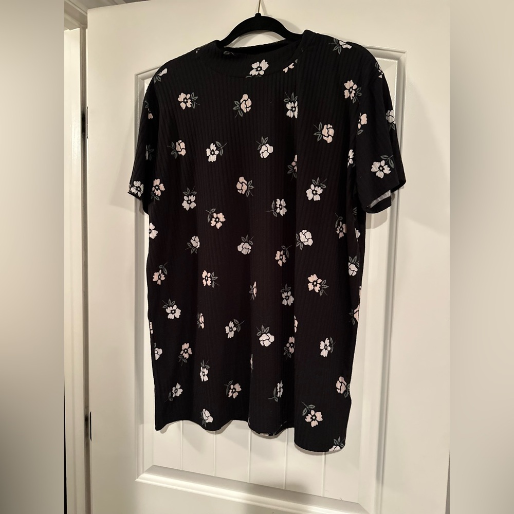 LuLaRoe Black Floral Short Sleeve Tee